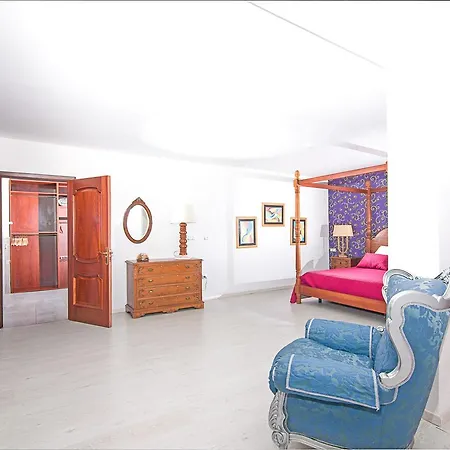 Villa Isabella Art