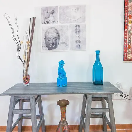 Isabella Art Villa Tias