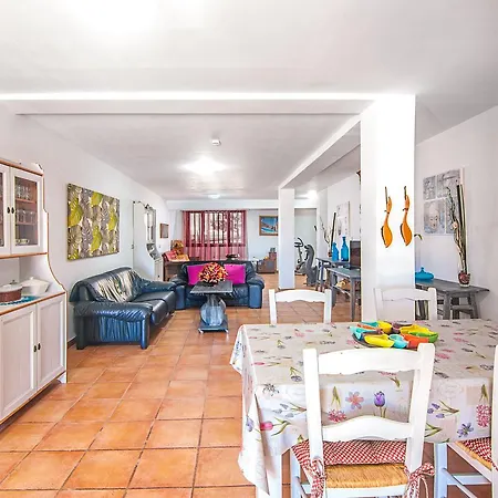 Isabella Art Villa *